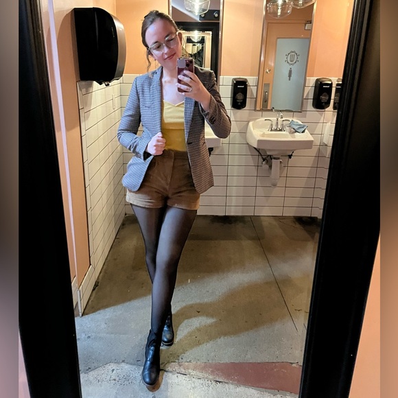 Meet your Posher, Gemma - Picture 5 of 7